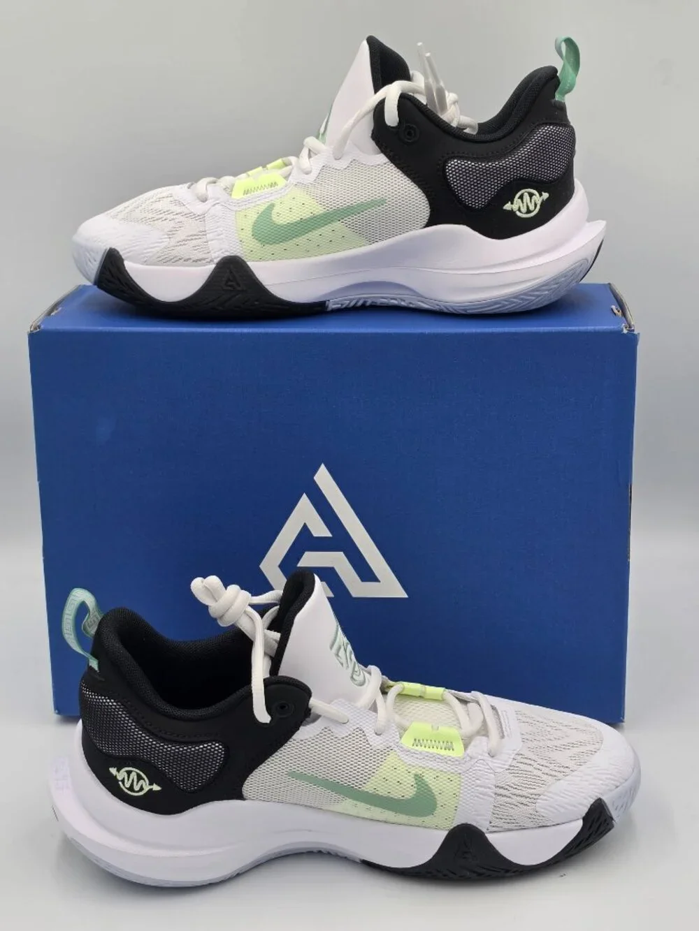 Nike Giannis Immortality 2 GS White Black Barely Volt 6.5Y 8W DQ1943 101 NIB